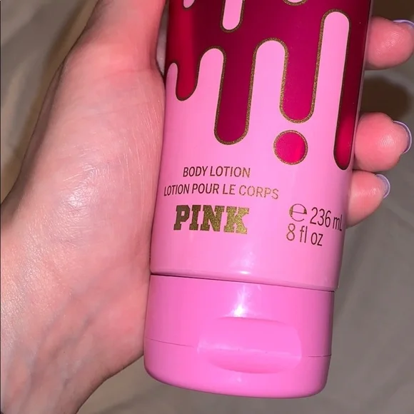 Pink coconut body lotion - Picture 2 of 3